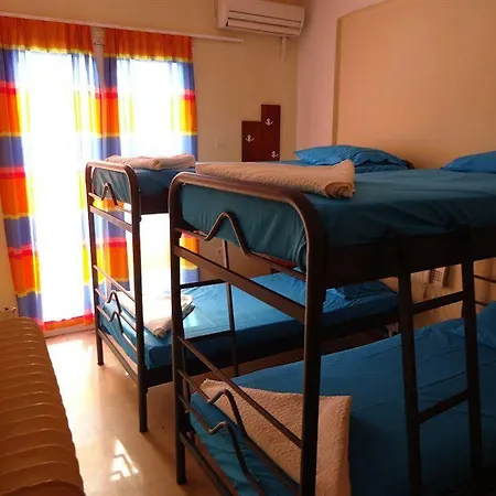 International Youth And Hotell 2*